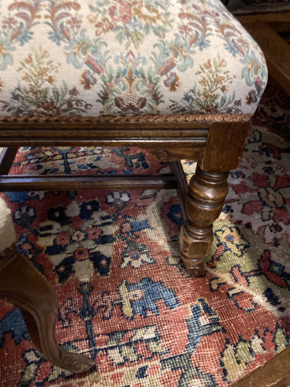 A set of four late Victorian carved oak dining chairs and a pair of Edwardian carved mahogany bedroom chairs (6)
